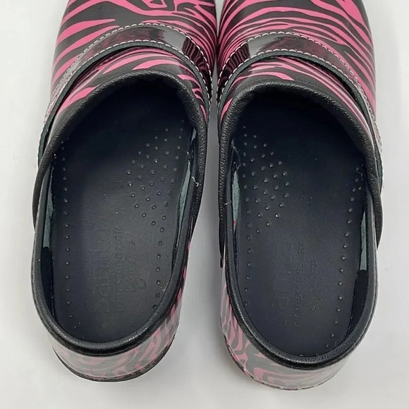 Sanita Breast Cancer Zebra pink Professional Clogs - Picture 7 of 10